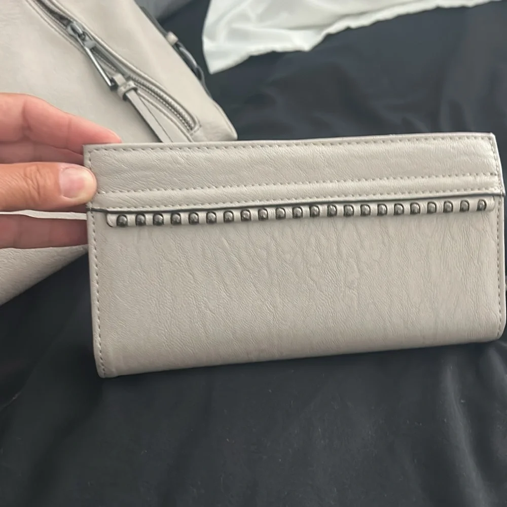 Jessica Simpson Gray Women's Handbag and Wallet Set - Picture 3 of 8